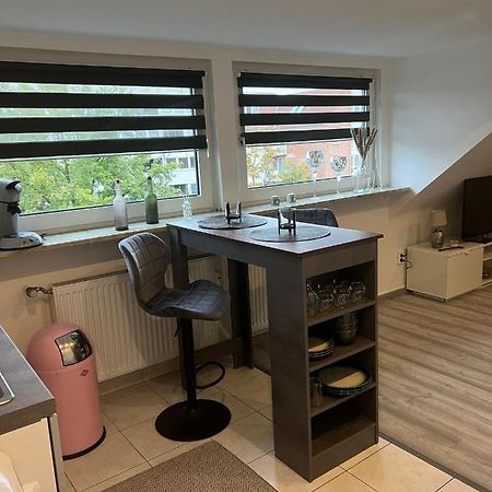 25 Qm Ferienwohnung Neuss Furth Exterior foto