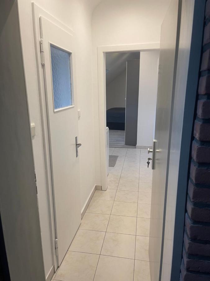 25 Qm Ferienwohnung Neuss Furth Exterior foto
