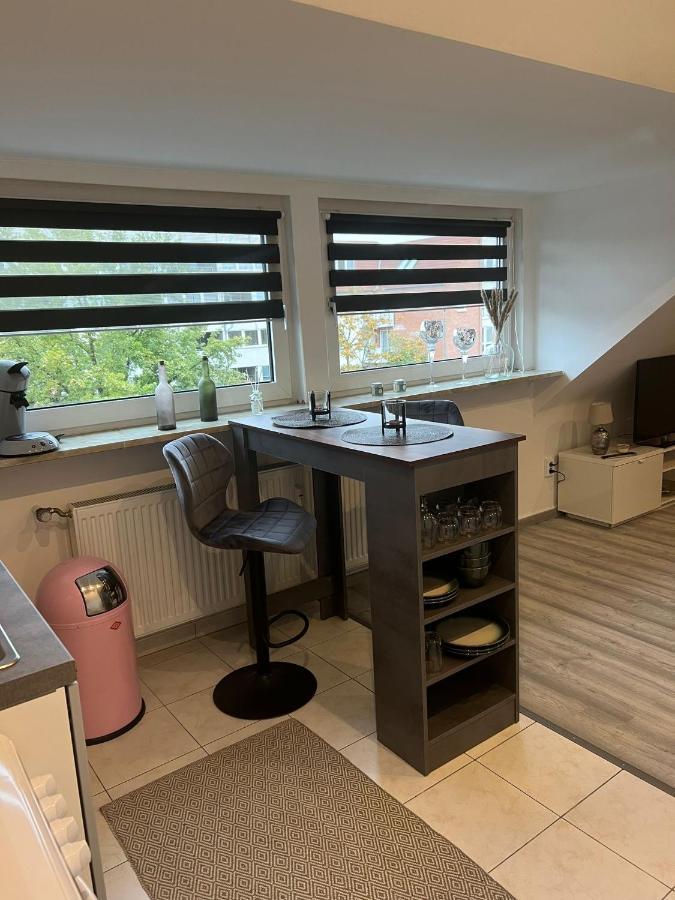 25 Qm Ferienwohnung Neuss Furth Exterior foto